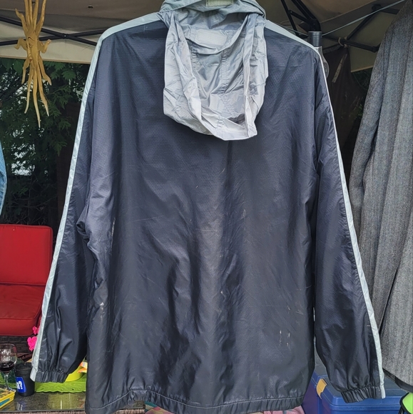 Nike Jacket w/ put-away Hood - Picture 9 of 10